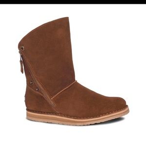 RJS Fuzzies brown fold down sheep skin winter boots size 10